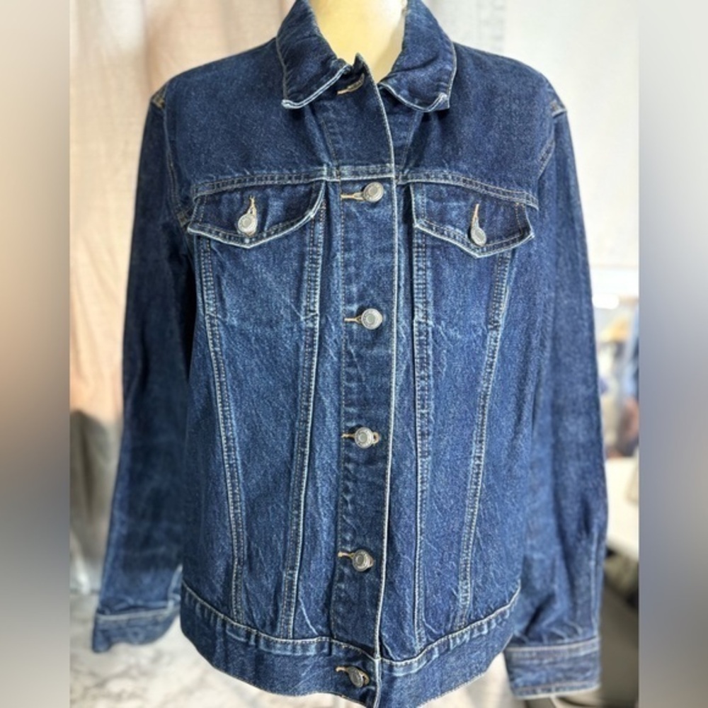 Classic trucker jean jacket by old navy, woman’s an size XL